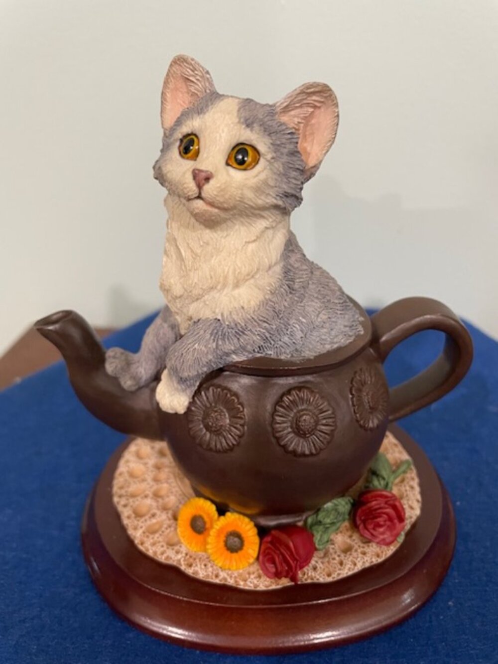 Premier Kitten Collection by Maruri "Kitten Inside Teapot" 1999